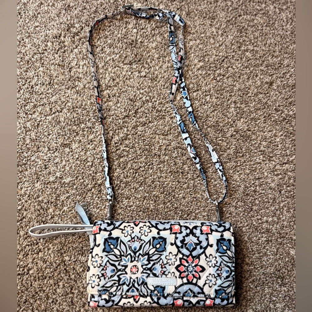 🚫 SOLD 🚫 Vera Bradley crossbody purse/wallet